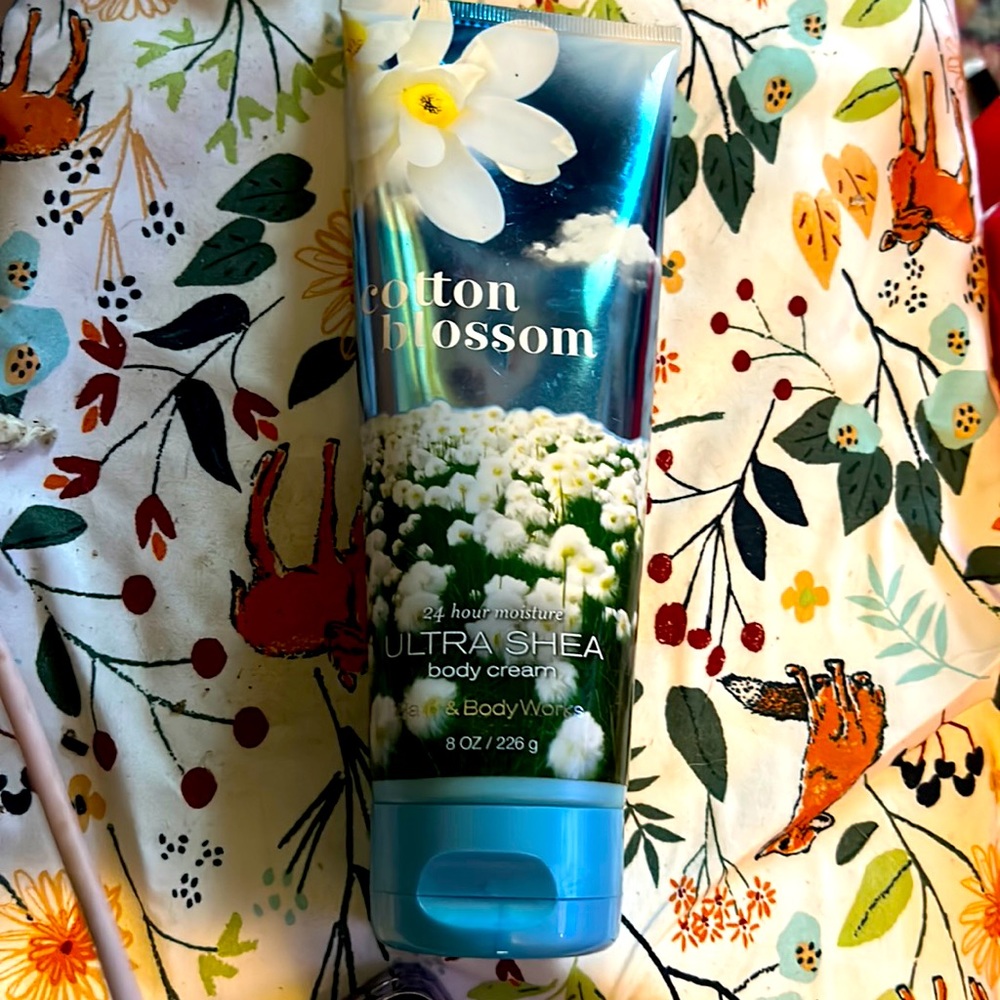 Signature Cotton Blossom Body Cream 8 oz